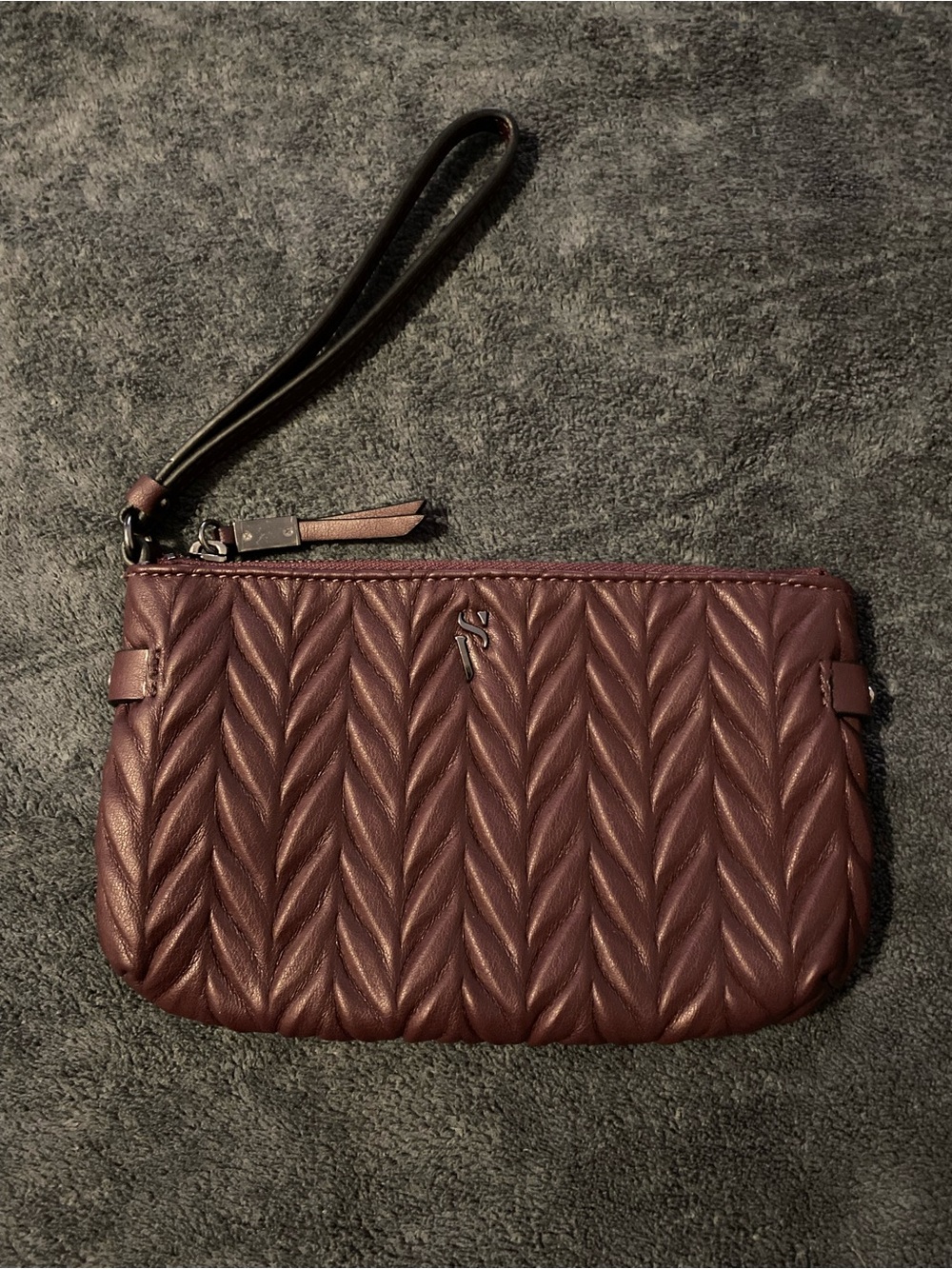 Simply Vera Vera Wang Quilted Wristlet Clutch - Burgundy